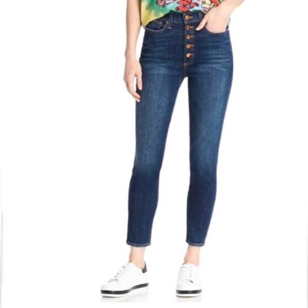 AO.LA Alice + Olivia exposed button jeans in color dream on